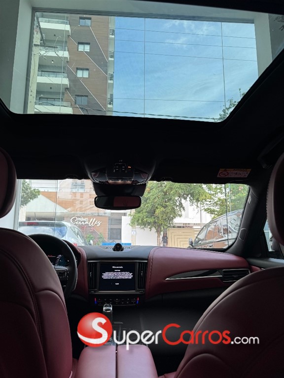 2022 Maserati Levante GT — foto 10 / 12