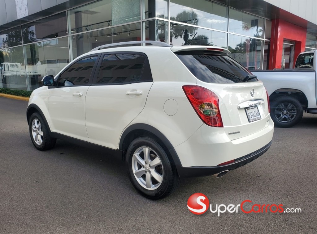 2013 SsangYong Korando — foto 9 / 12