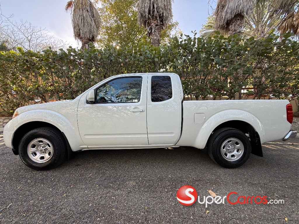 2016 Nissan Frontier LE — foto 4 / 12