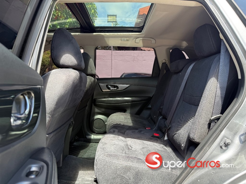 2016 Nissan X-Trail Exclusive — foto 8 / 12