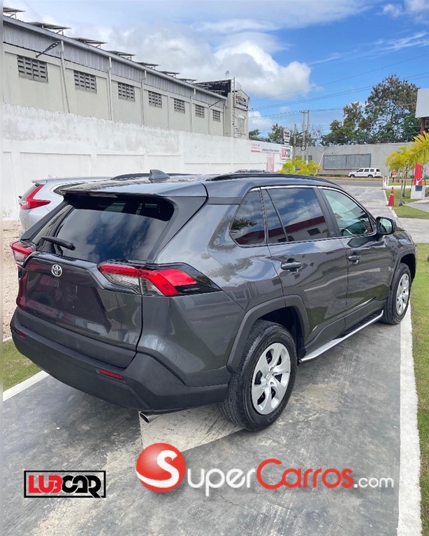 2020 Toyota RAV4 LE — foto 4 / 11