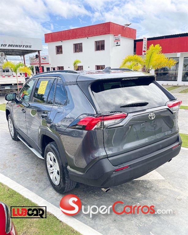 2020 Toyota RAV4 LE — foto 5 / 11