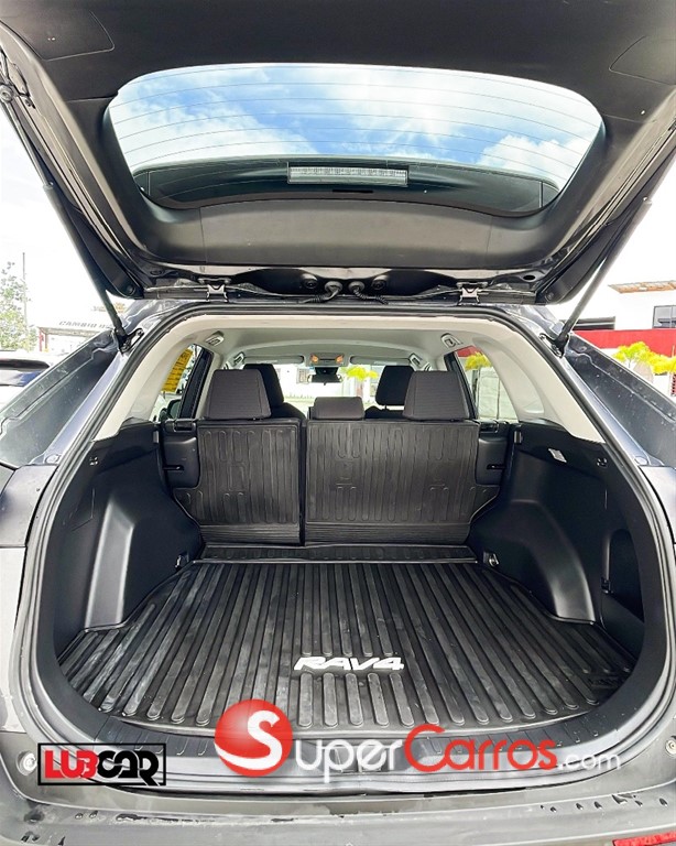 2020 Toyota RAV4 LE — foto 11 / 11