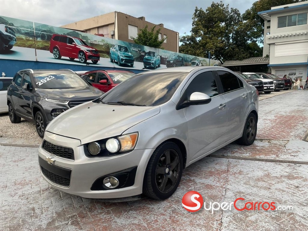 2015 Chevrolet Sonic LT — foto 3 / 9