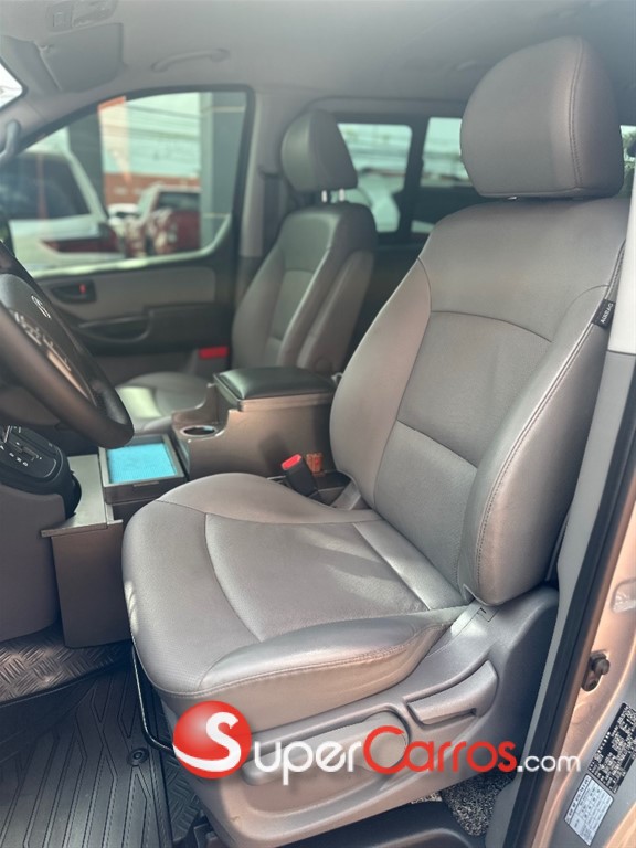 2020 Hyundai Grand Starex — foto 7 / 12