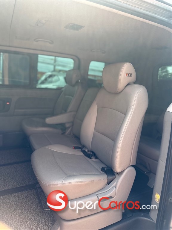 2020 Hyundai Grand Starex — foto 8 / 12