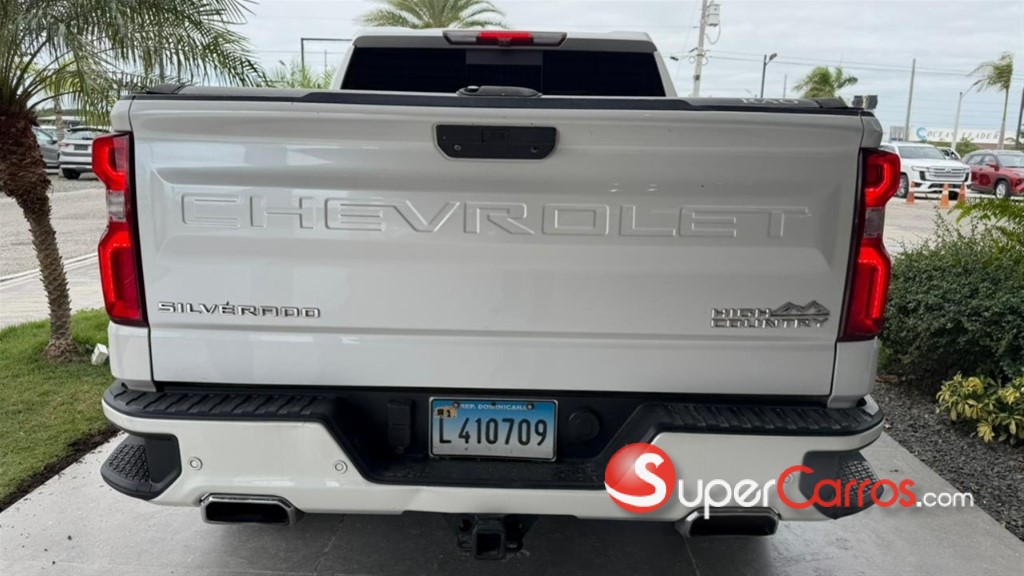2020 Chevrolet Silverado High Country — foto 3 / 6