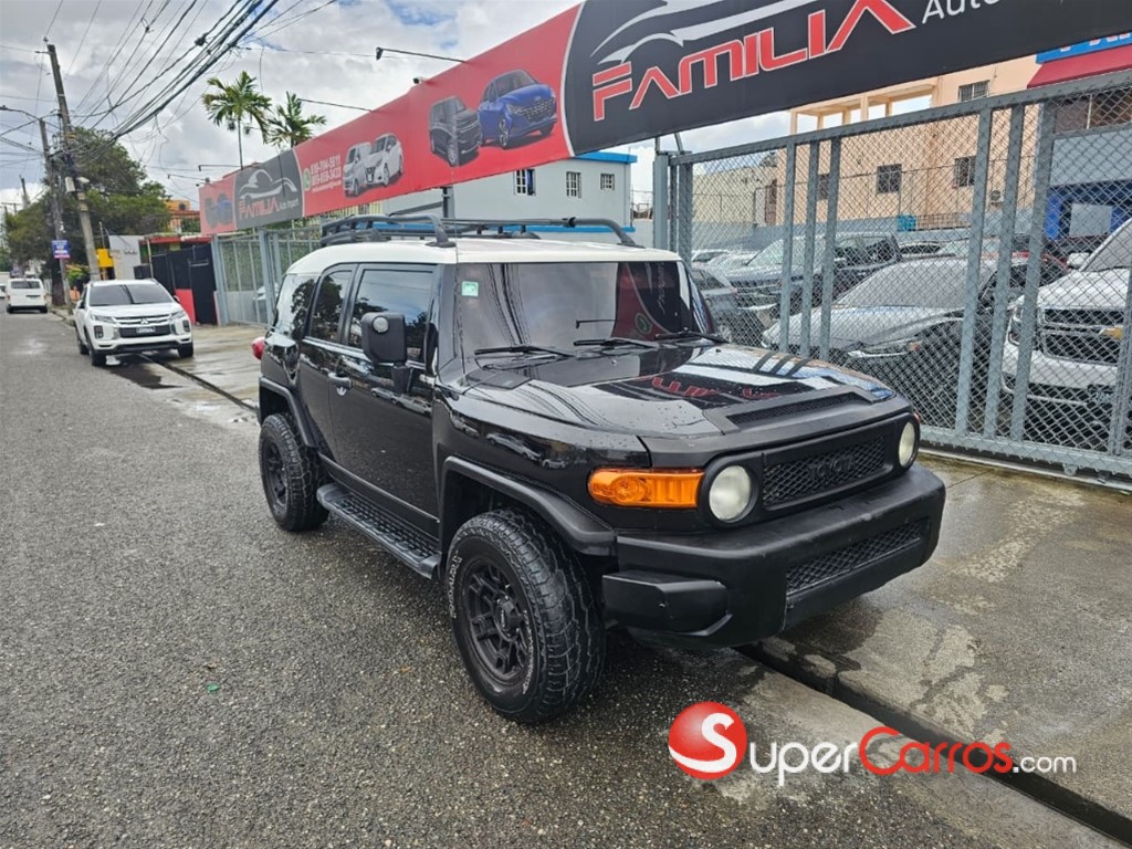2007 Toyota FJ Cruiser — foto 2 / 12
