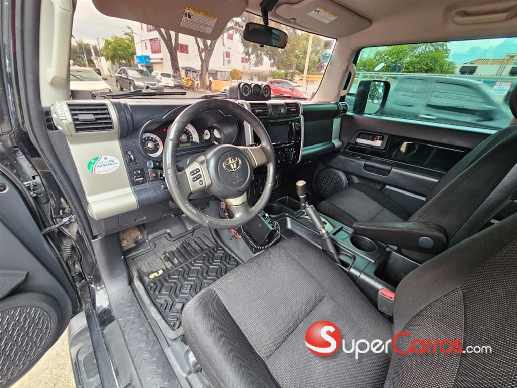 2007 Toyota FJ Cruiser — foto 9 / 12