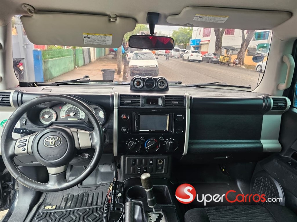 2007 Toyota FJ Cruiser — foto 10 / 12