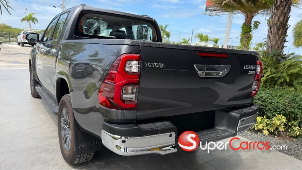2025 Toyota Hilux Limited — foto 3 / 5