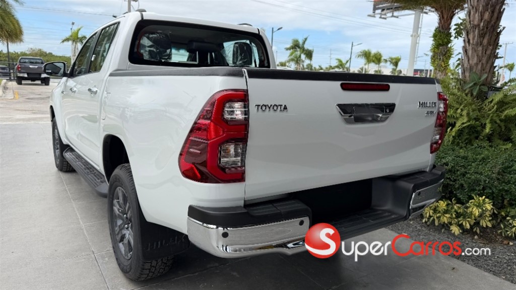 2026 Toyota Hilux Limited — foto 4 / 5