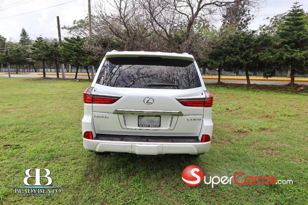 2020 Lexus LX 570 — foto 7 / 12