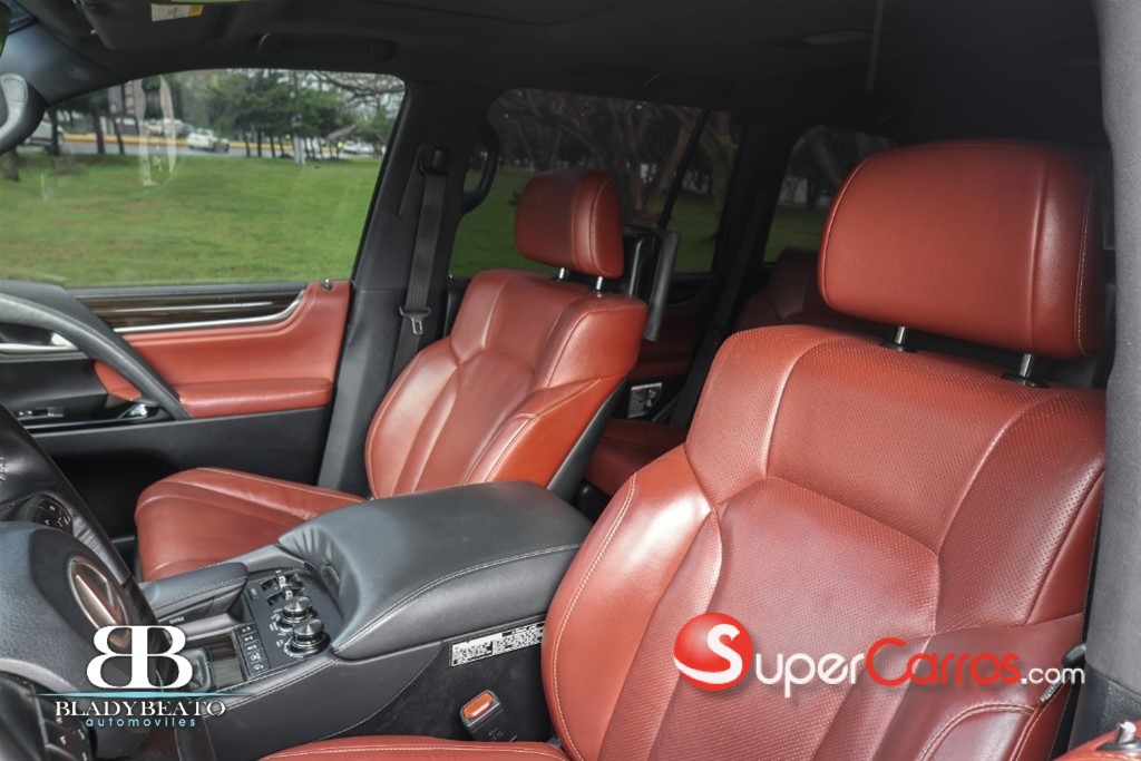 2020 Lexus LX 570 — foto 10 / 12
