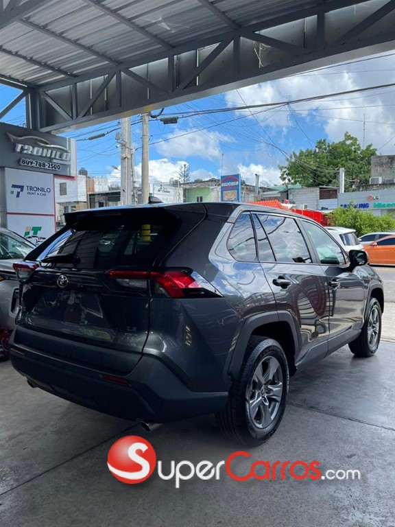 2022 Toyota RAV4 LE — foto 5 / 11