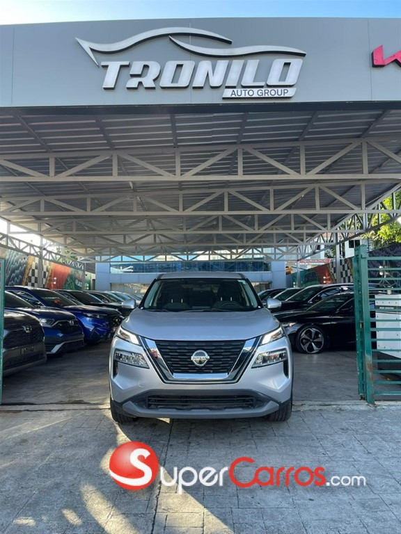 2021 Nissan Rogue SV — foto 2 / 8
