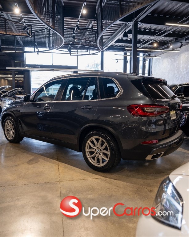 2019 BMW X 5 40i — foto 5 / 12