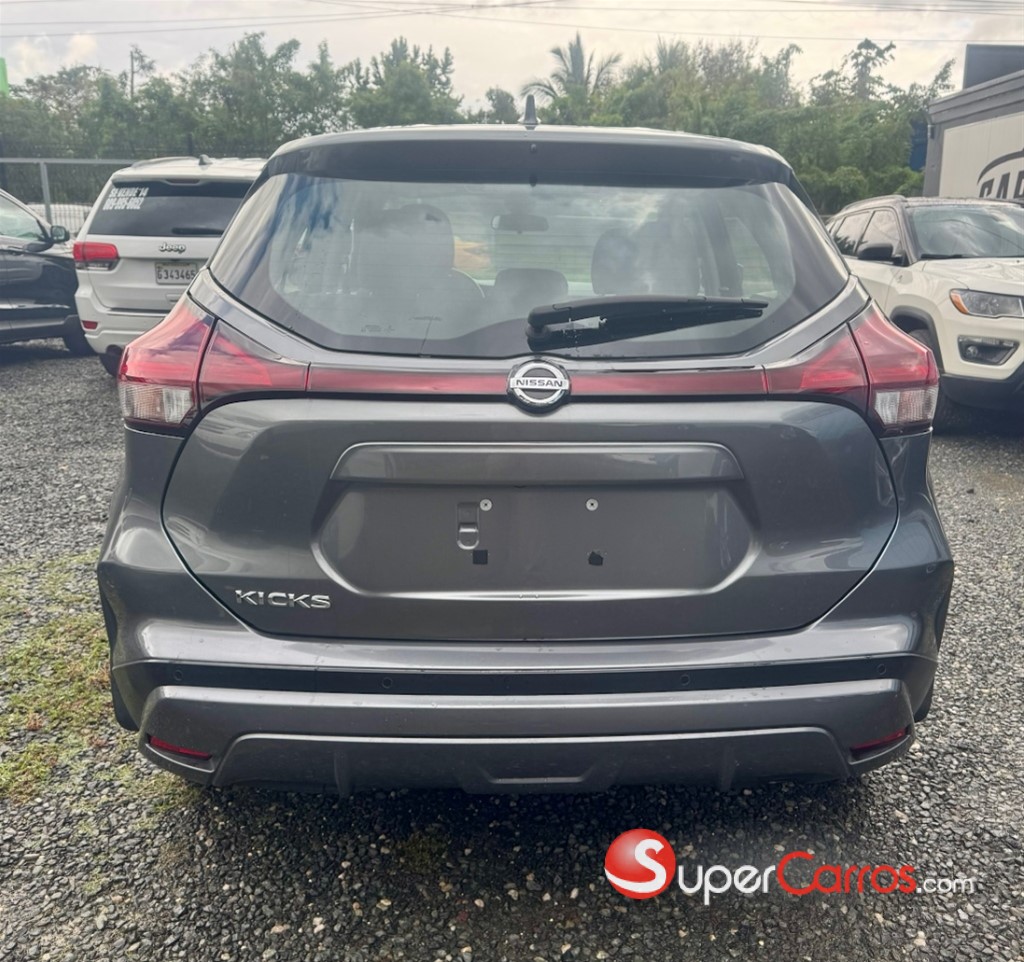 2021 Nissan Kicks SV — foto 6 / 10