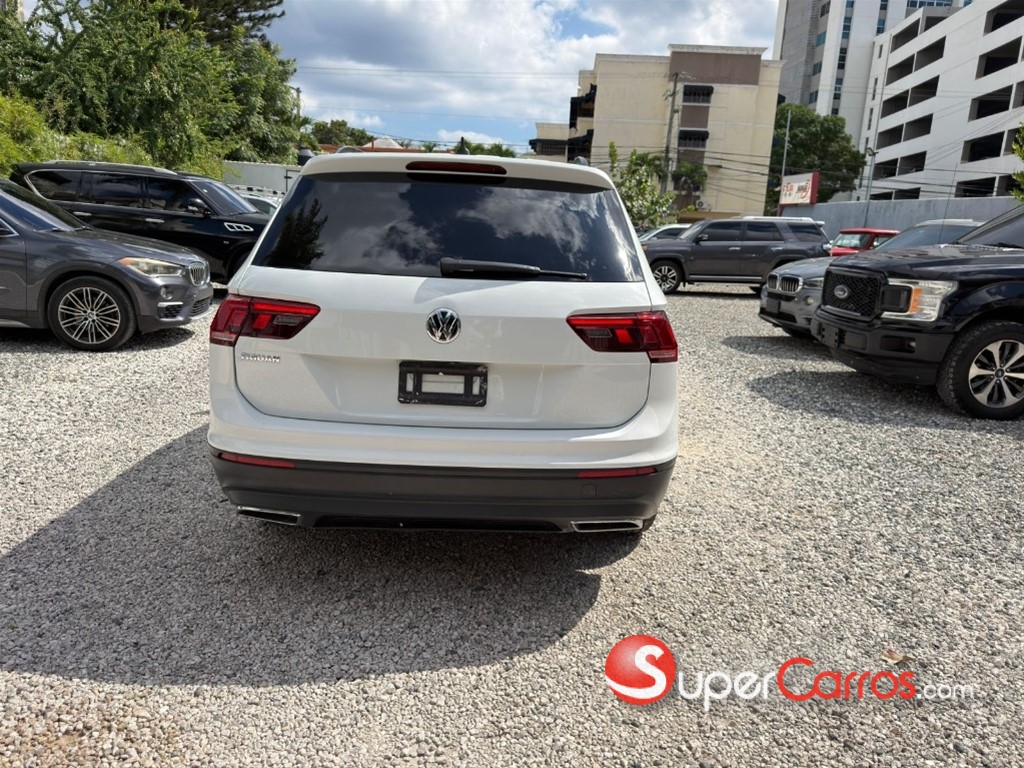 2020 Volkswagen Tiguan TSI — foto 6 / 9