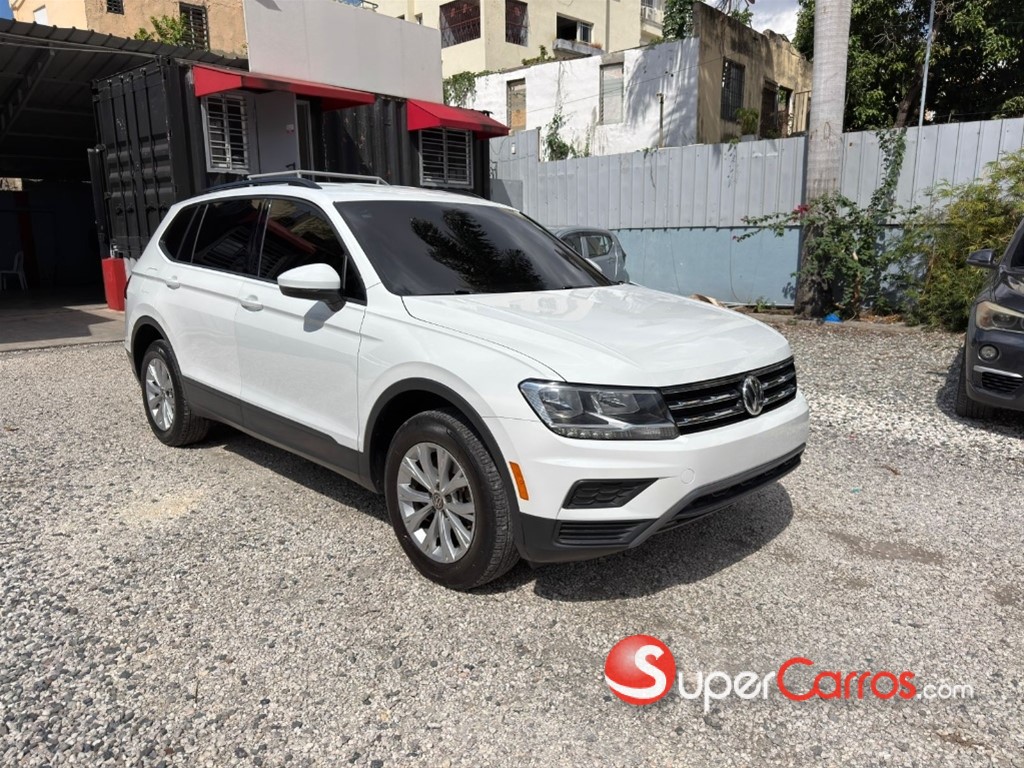 2020 Volkswagen Tiguan TSI — foto 7 / 9