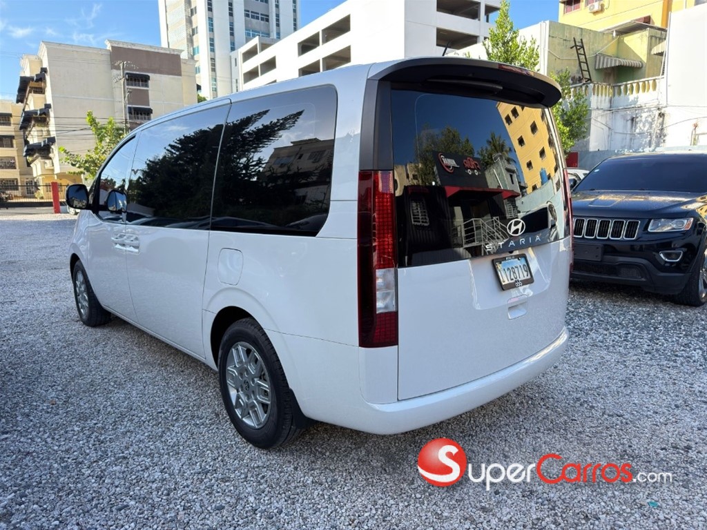 2025 Hyundai Staria — foto 4 / 11