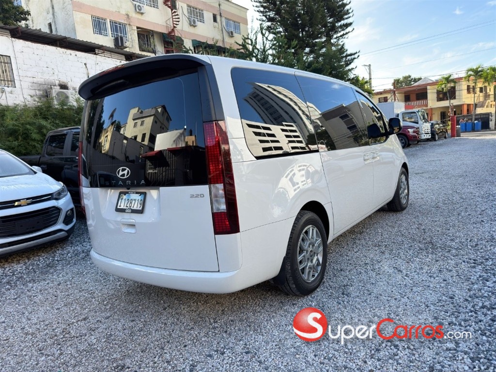 2025 Hyundai Staria — foto 6 / 11