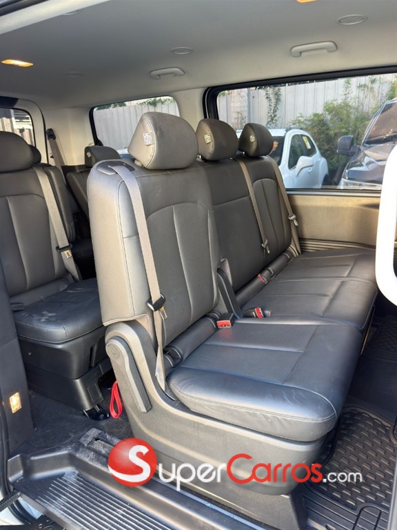 2025 Hyundai Staria — foto 7 / 11