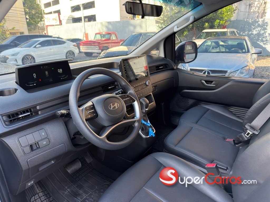 2025 Hyundai Staria — foto 9 / 11