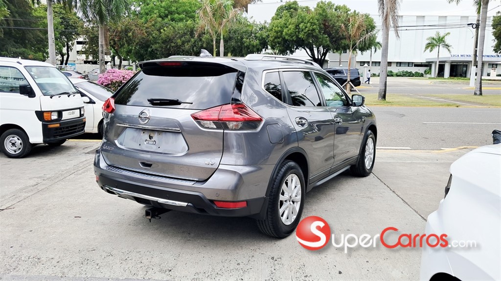 2020 Nissan Rogue SV — foto 4 / 12