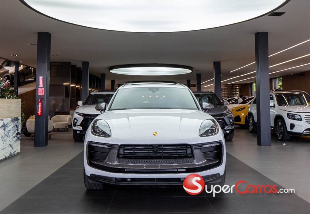 2025 Porsche Macan T — foto 2 / 11