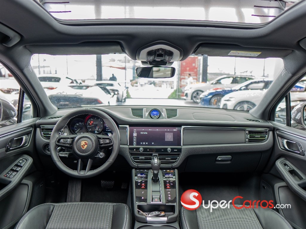 2025 Porsche Macan T — foto 8 / 11