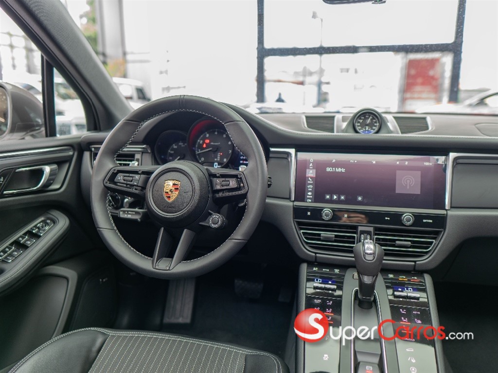 2025 Porsche Macan T — foto 9 / 11