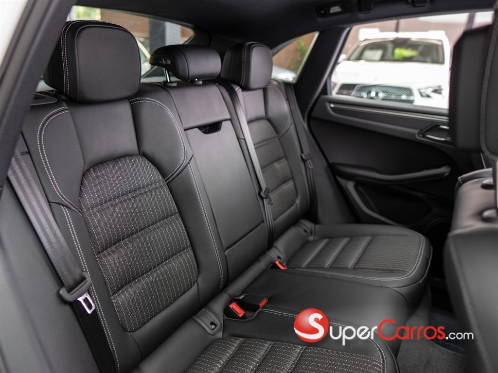 2025 Porsche Macan T — foto 10 / 11