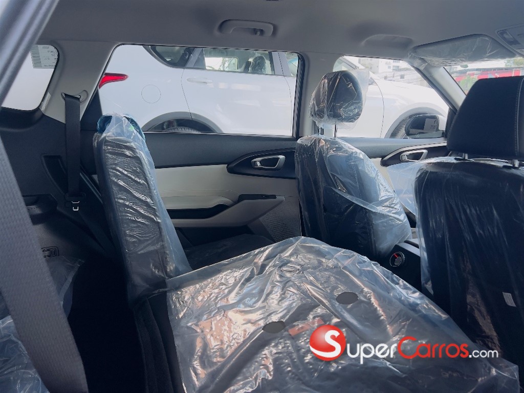 2026 Kia Carens — foto 3 / 12