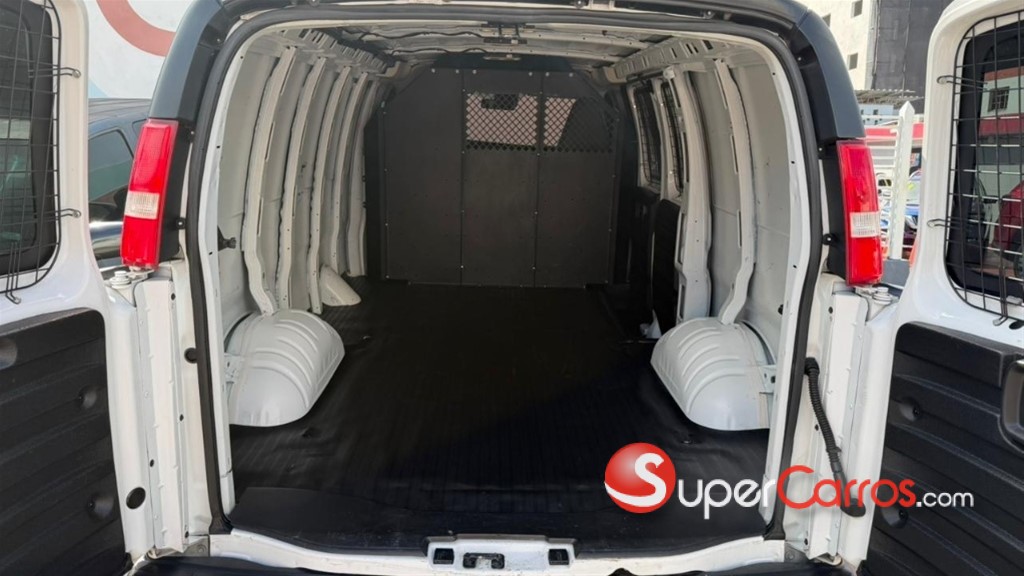 2020 Chevrolet Express — foto 2 / 11