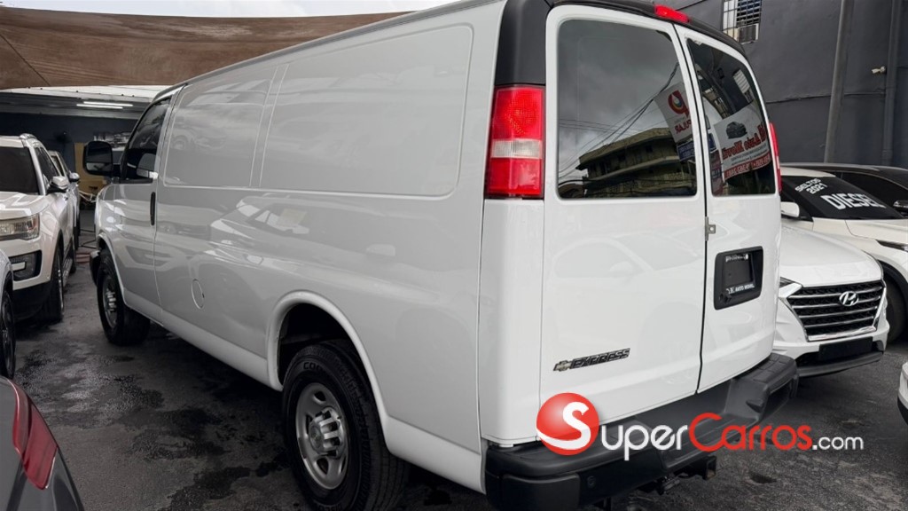 2020 Chevrolet Express — foto 7 / 11