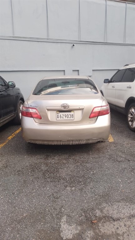 2011 Toyota Camry CE — foto 2 / 9