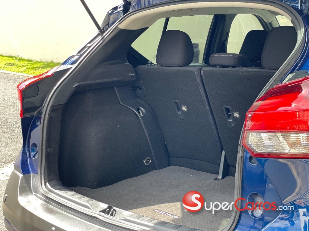 2020 Nissan Kicks SV — foto 8 / 9
