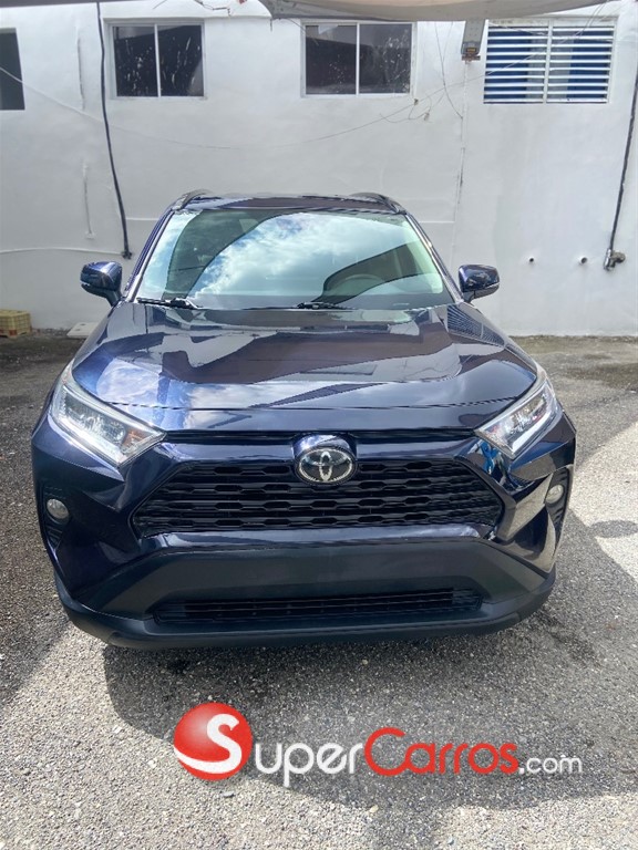 2020 Toyota RAV4 XLE — foto 2 / 11