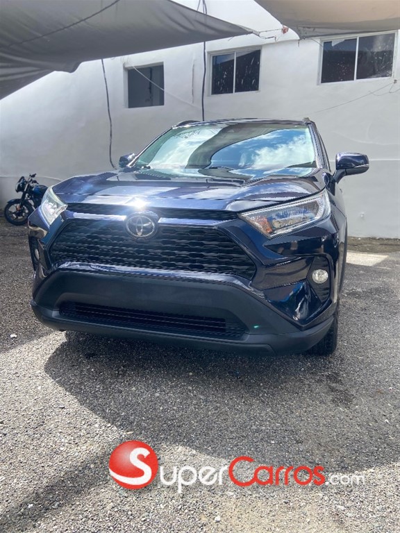2020 Toyota RAV4 XLE — foto 3 / 11
