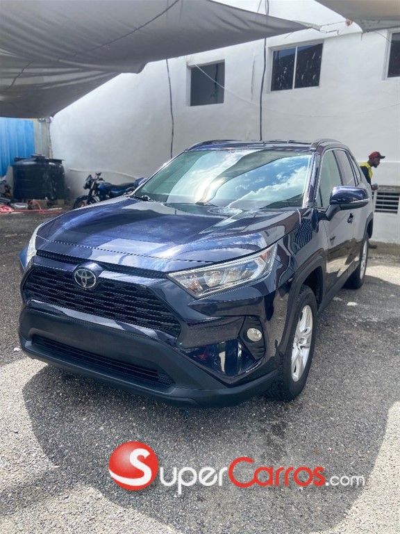 2020 Toyota RAV4 XLE — foto 4 / 11