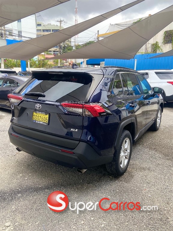 2020 Toyota RAV4 XLE — foto 6 / 11