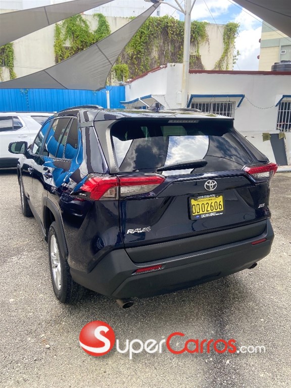 2020 Toyota RAV4 XLE — foto 7 / 11