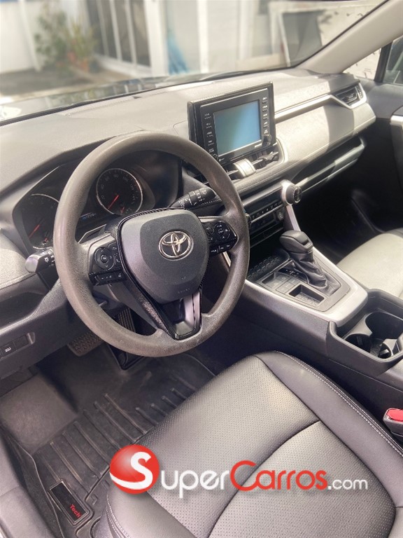 2020 Toyota RAV4 XLE — foto 9 / 11