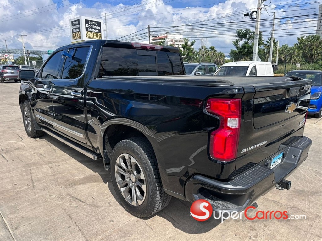 2023 Chevrolet Silverado High Country — foto 8 / 11