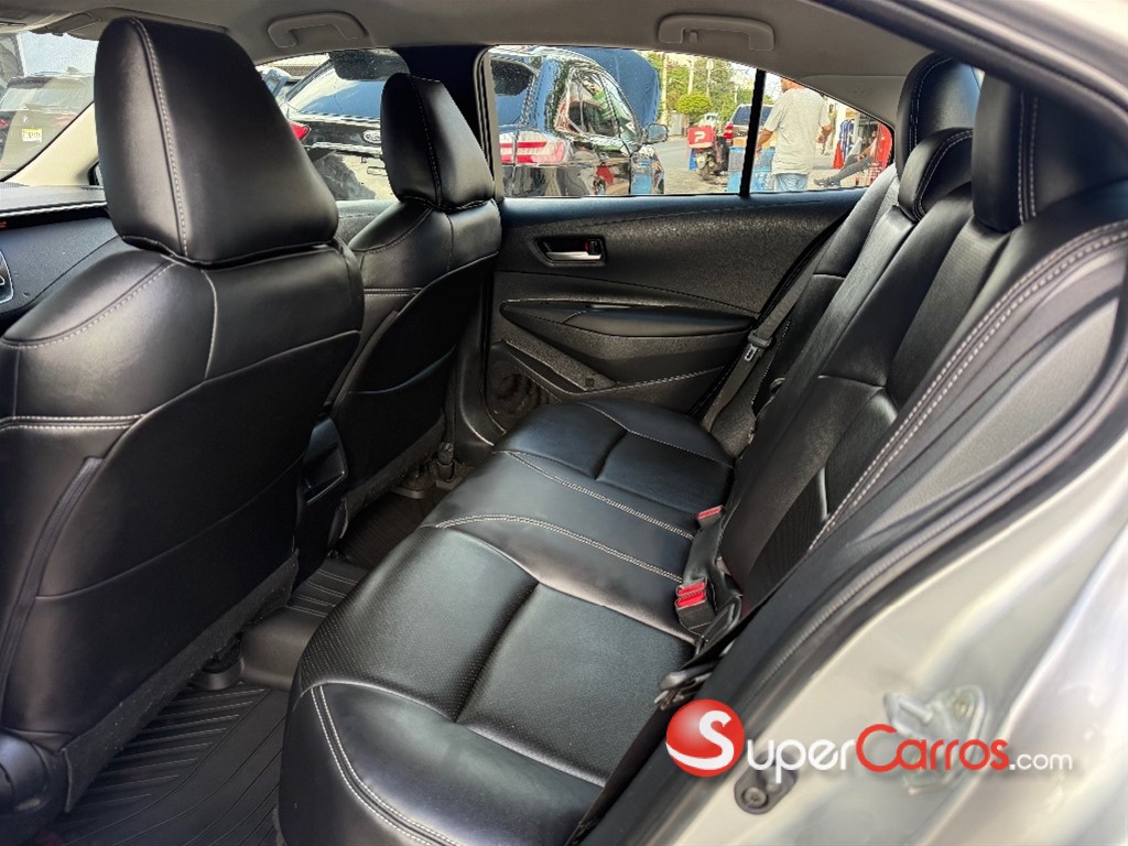2020 Toyota Corolla LE — foto 7 / 9
