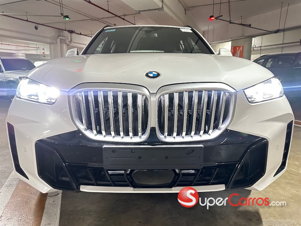 2026 BMW X 5 XDRIVE 40i M PACKAGE — foto 2 / 8