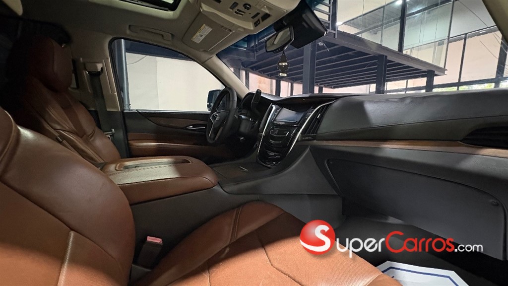 2015 Cadillac Escalade Luxury Short — foto 10 / 11