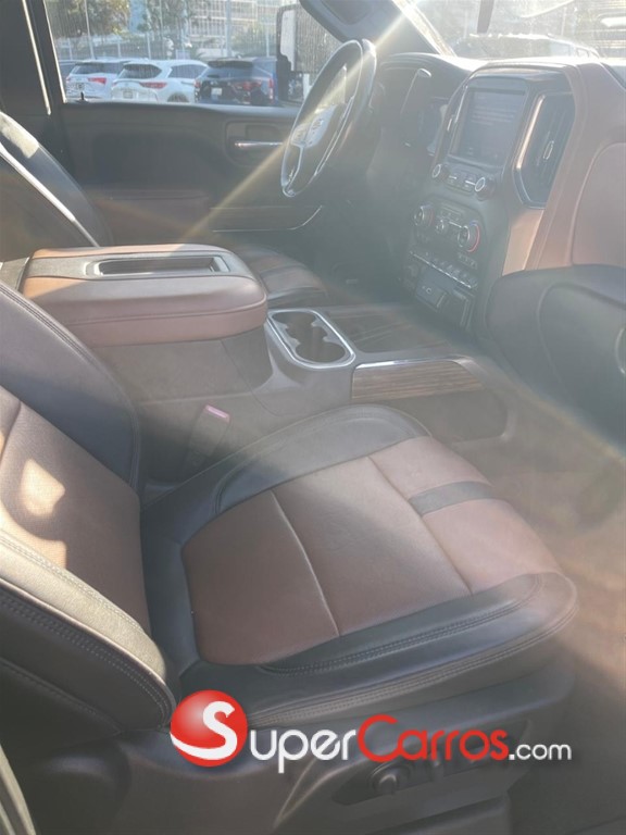 2022 Chevrolet Silverado High Country — foto 12 / 12