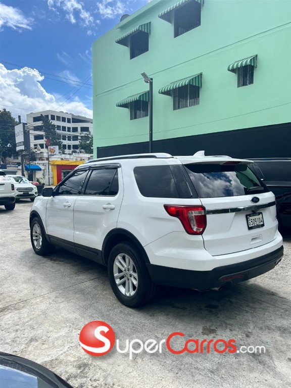 2017 Ford Explorer — foto 2 / 12